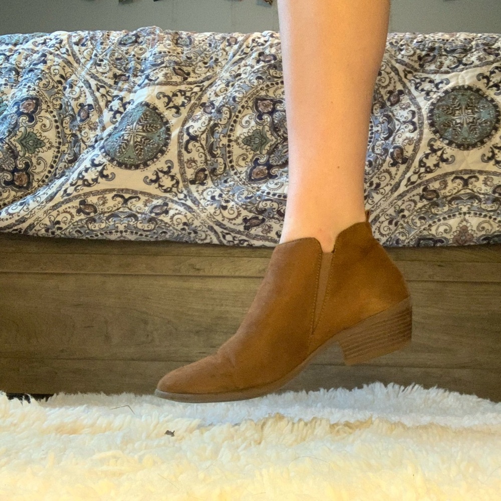Super Cute Booties ! - Picture 4 of 6